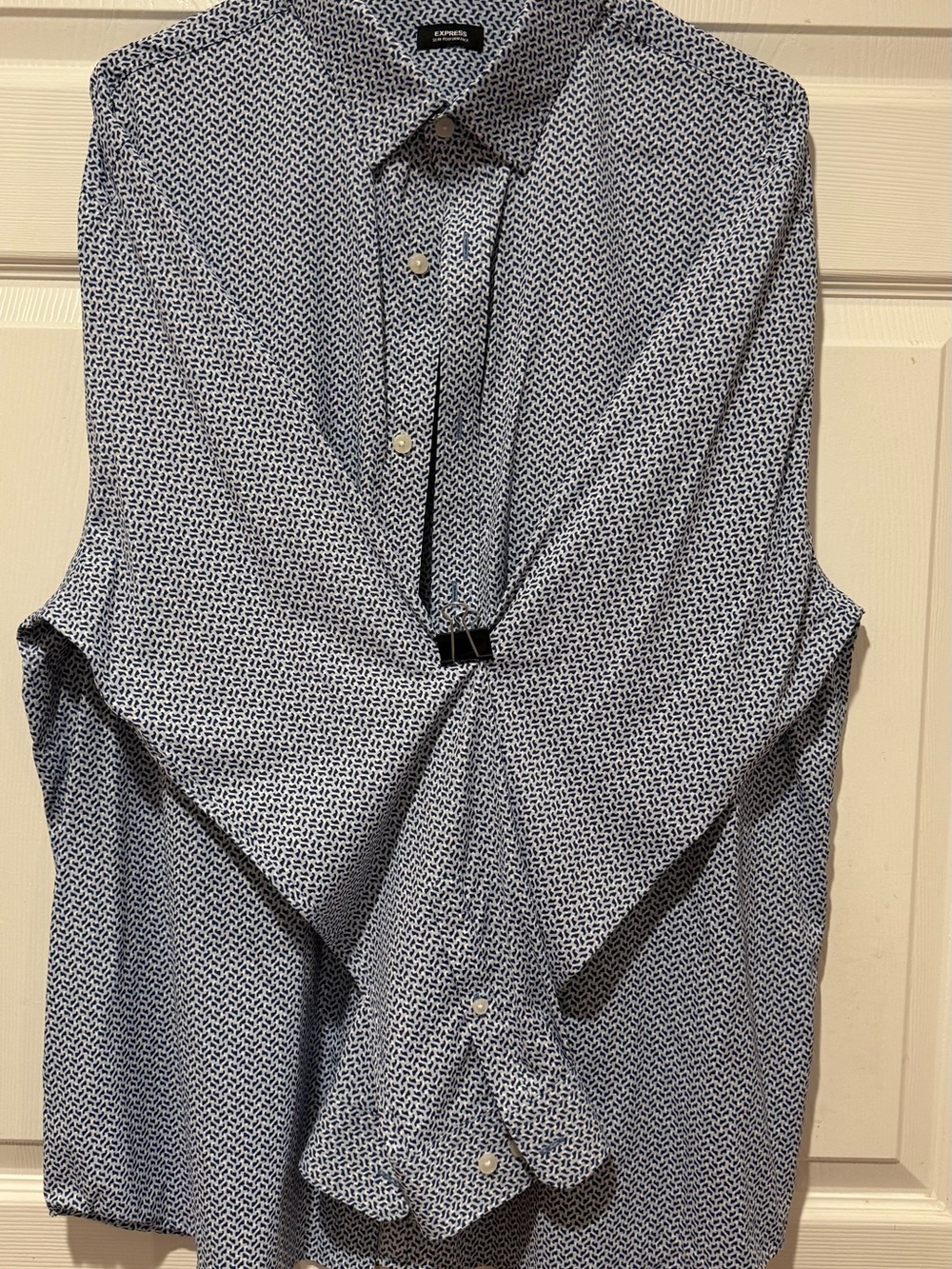 Express Men's Blue and White Patterned Button-Down Shirt